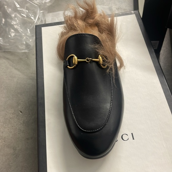 GUCCI WOMEN'S PRINCETOWN LEATHER MULE WITH HAIR - Picture 4 of 5